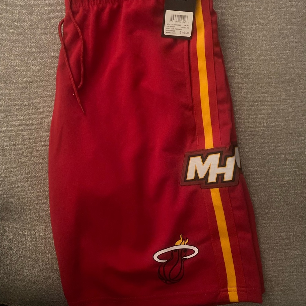 Miami Heat Men’s Basketball Shorts - Picture 2 of 2